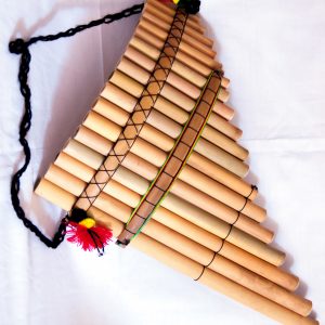 ANP018-Antara panpipe, made of fine bolivian bamboo reeds, treated for professional use, it has two octaves range plus, tuned in G scale $ 85.99 not in stock, made in Bolivia by special order only.  jpg